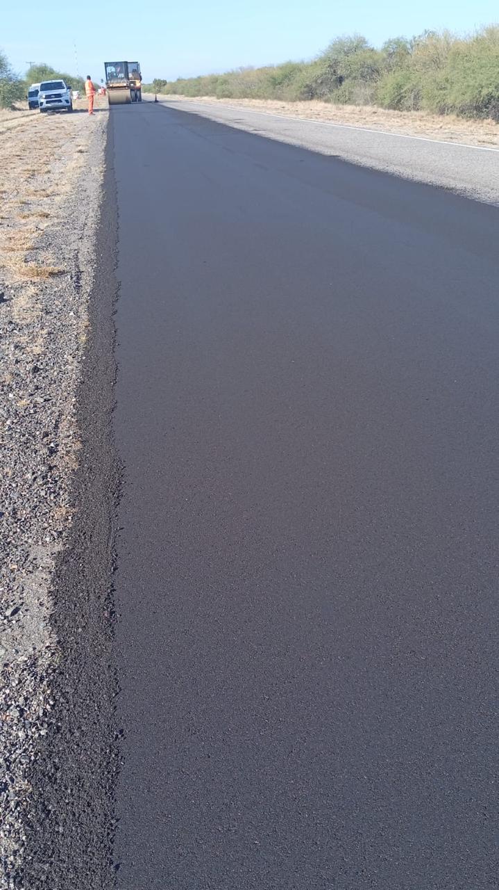 Pavimentación de ruta — equipo de INMECVIAL
